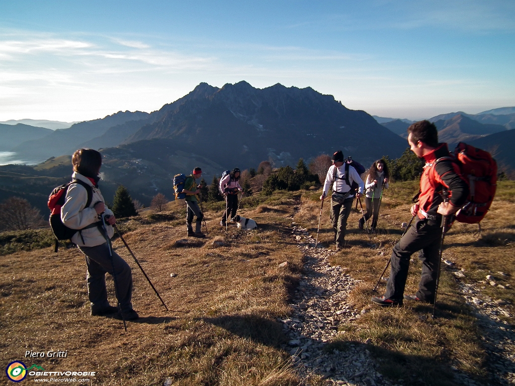 01 Dal parcheggio in Alpe Arera (1560 m.).JPG